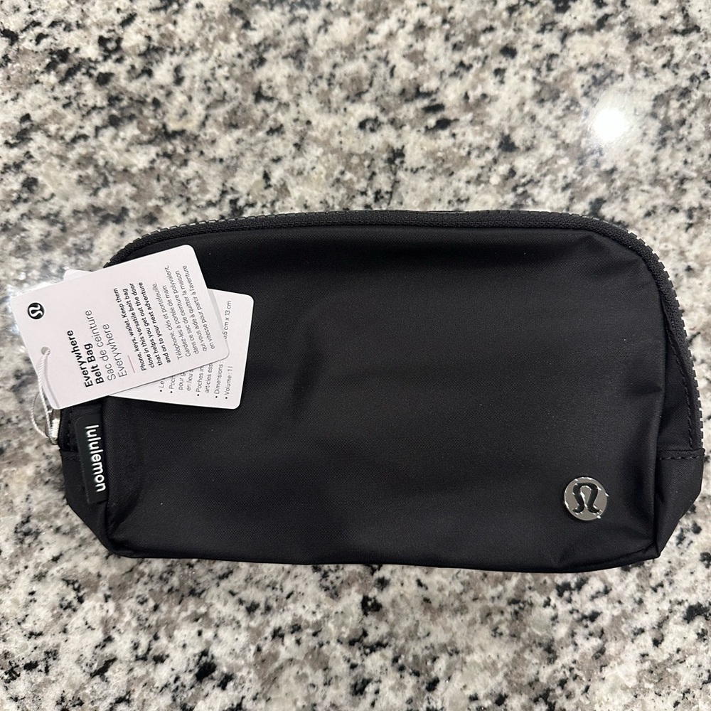 Lululemon Everywhere Belt Bag 1L Black